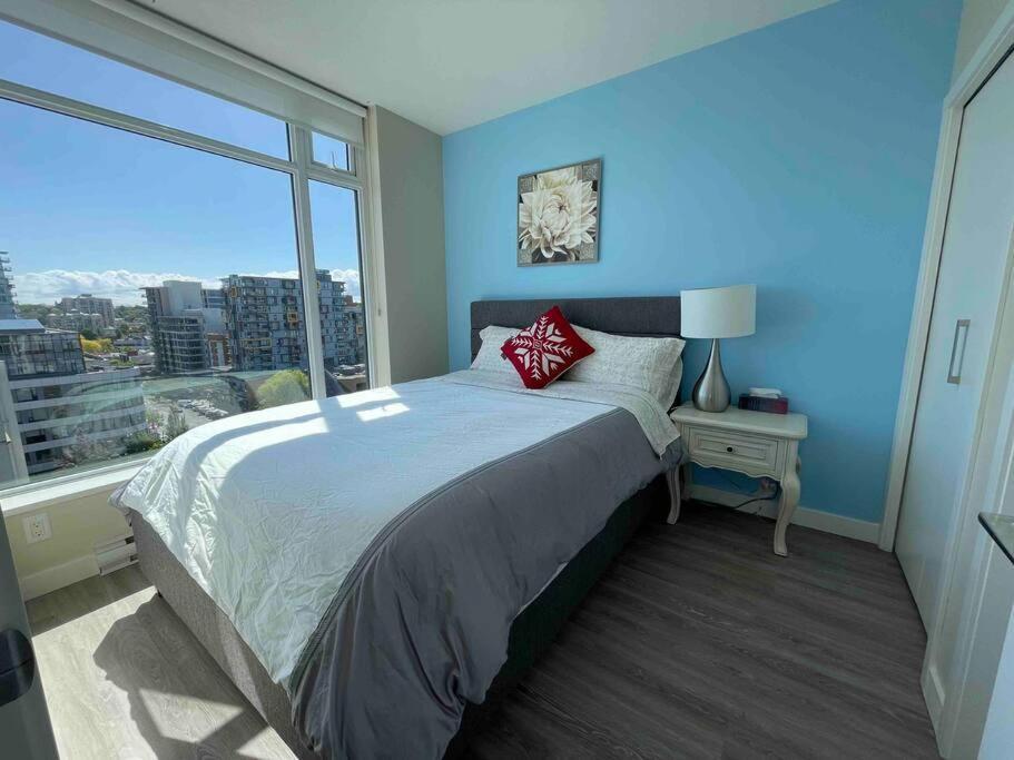 Modern 2 Bedroom Ocean Views Victoria Downtown Free Parking Exterior photo