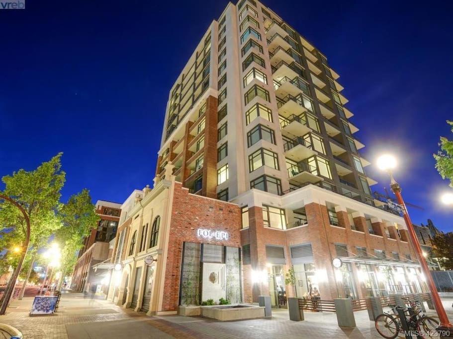 Modern 2 Bedroom Ocean Views Victoria Downtown Free Parking Exterior photo